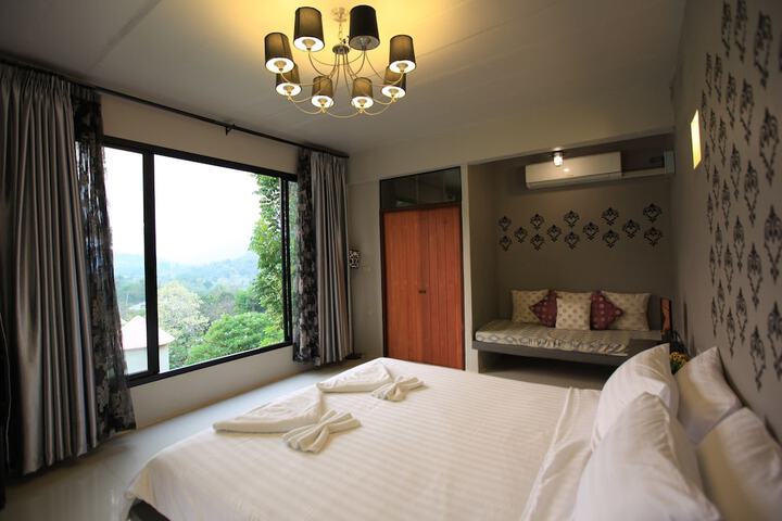 Room 7 of 65
