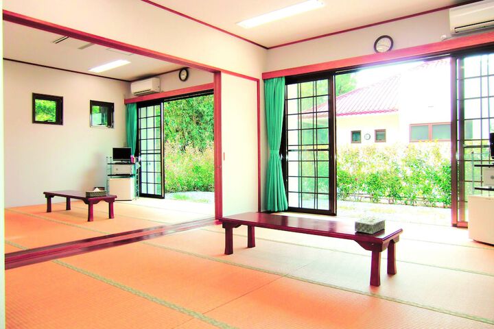 Room 6 of 93