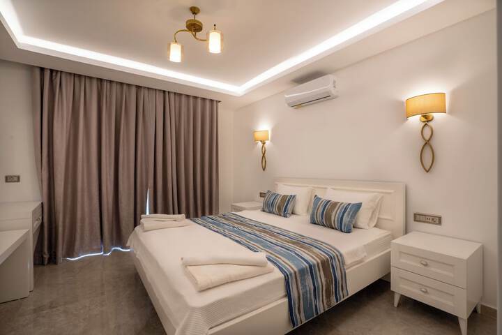 Room 38 of 85