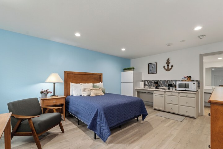 Single Room Kitchenette (1 of 12)