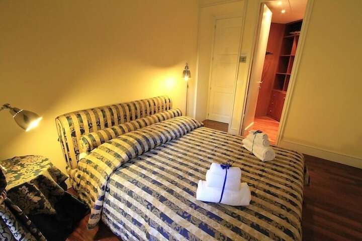 Room 8 of 38