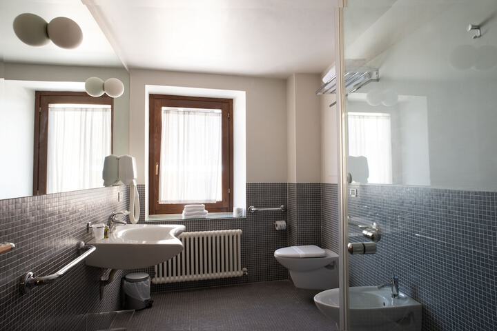 Room 15 of 23
