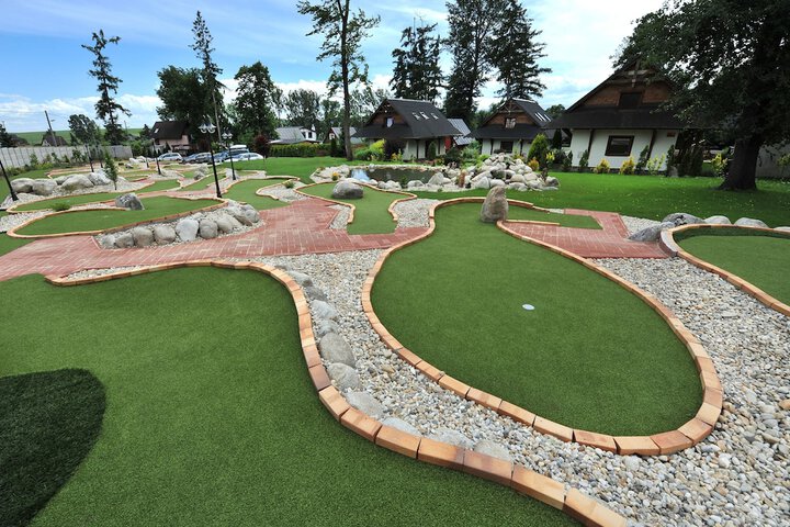 Mini-golf