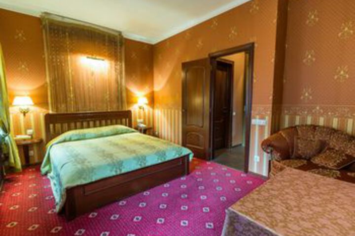 Room 9 of 50
