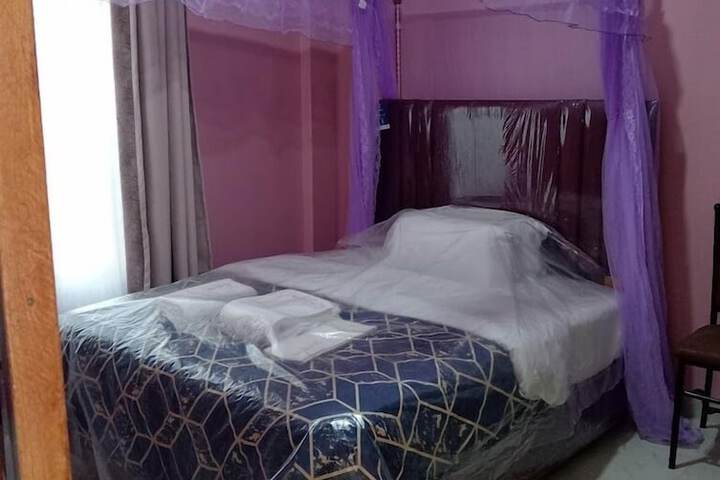 Room 8 of 30
