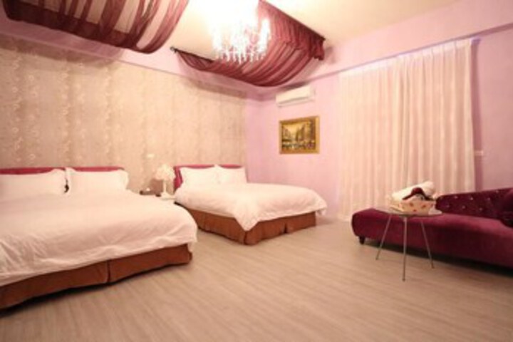 Room 25 of 29