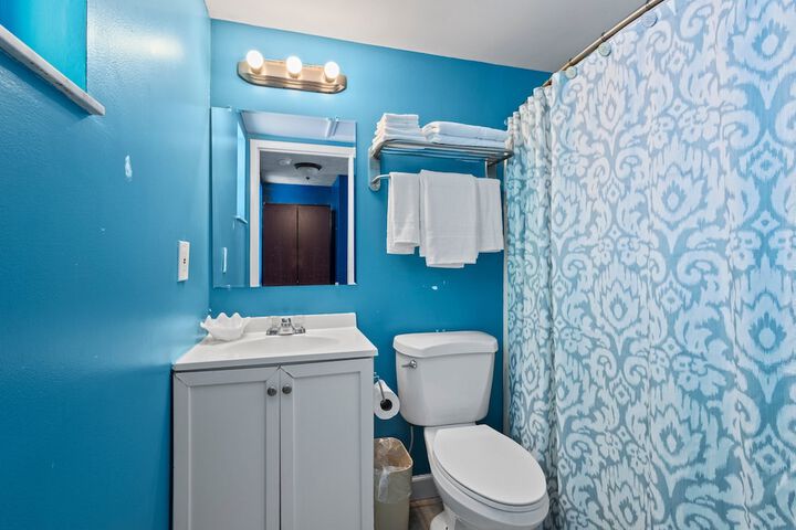 Room 34 of 82