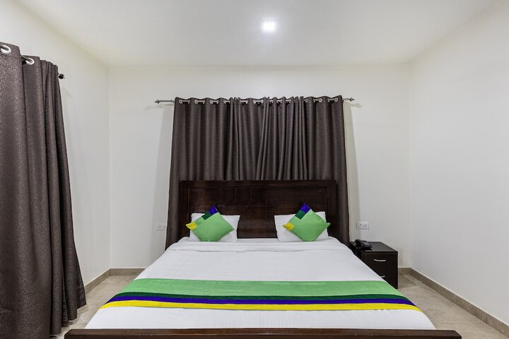 Room 17 of 40