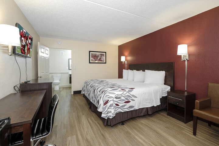 Superior King Bed (4 of 13)