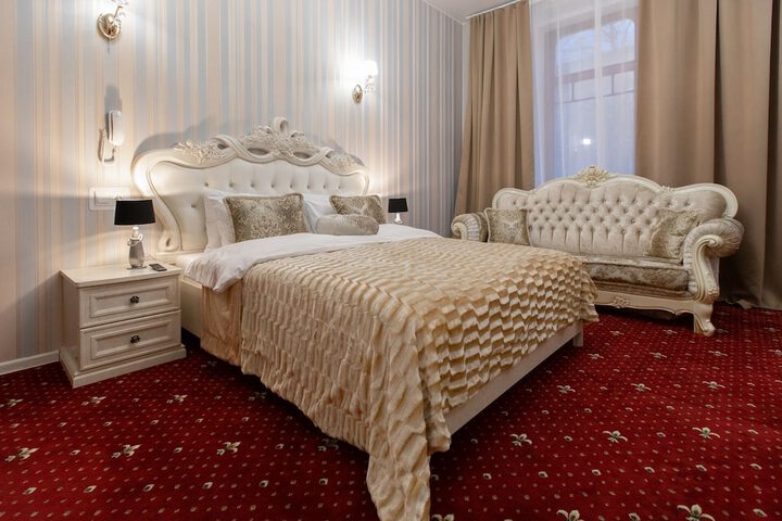 Room 40 of 48