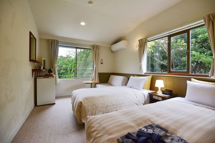 Room 16 of 31