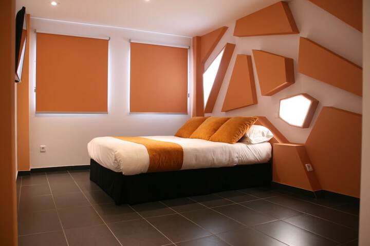 Room 5 of 60