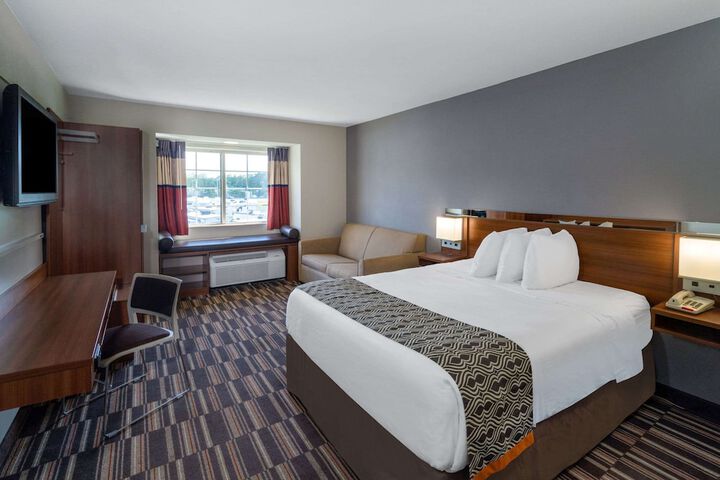 1 King Bed (1 of 3)