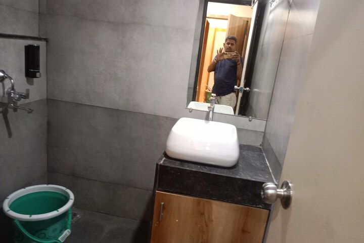 Room 34 of 46