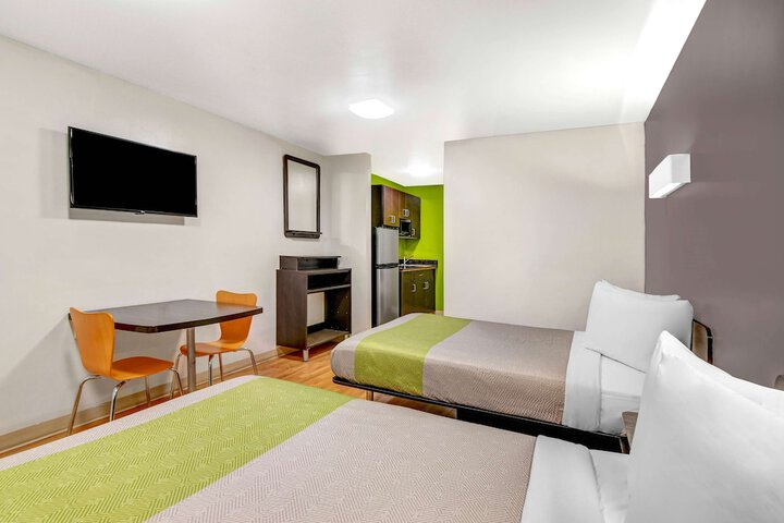 2 Double Beds (4 of 5)