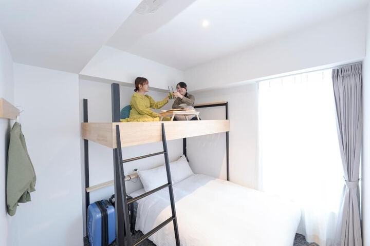 Room 35 of 74