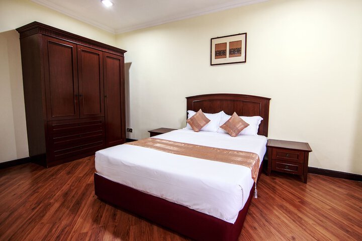 Room 7 of 42