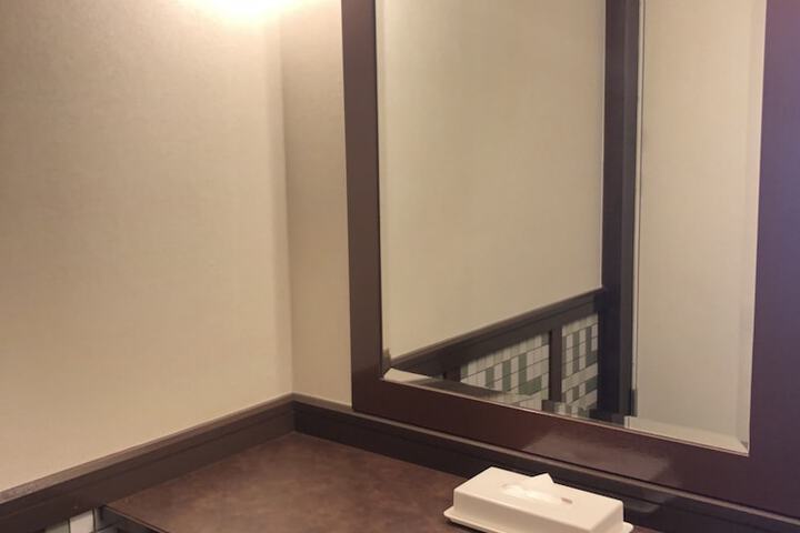 Room 5 of 66
