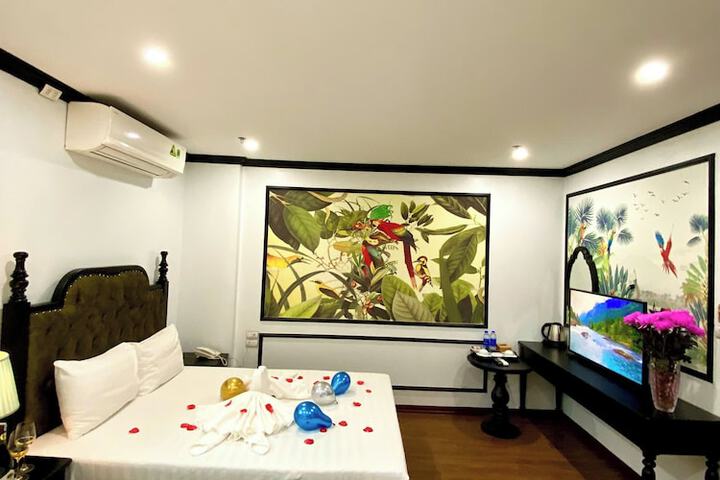 Room 18 of 36