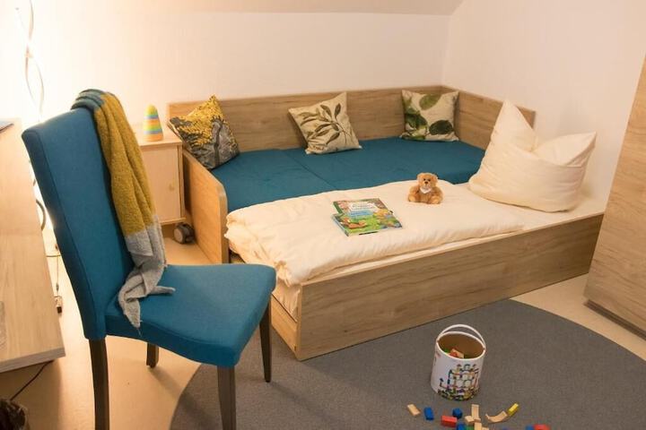 Room 2 of 33