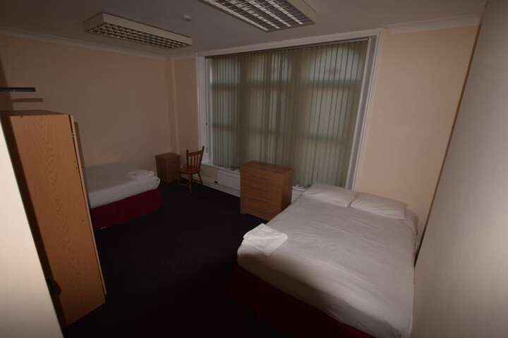 Room 27 of 32