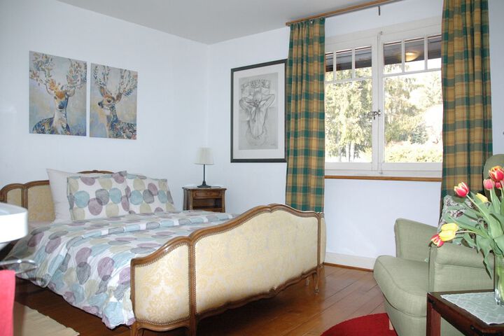 Room 5 of 42