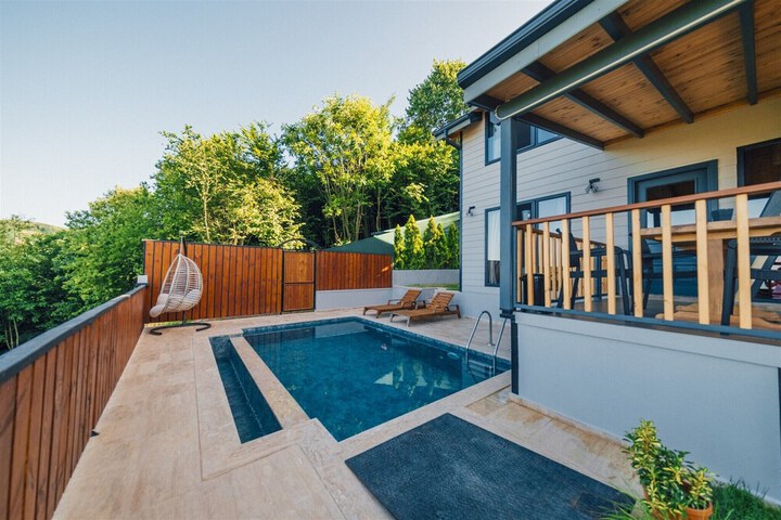 Pool 58 of 80