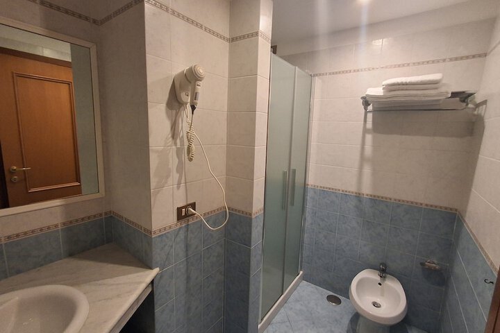 Room 34 of 82