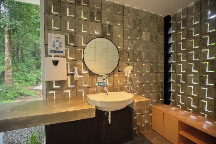 Room 18 of 40