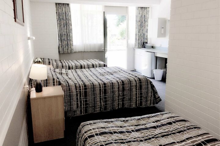 Room 6 of 64