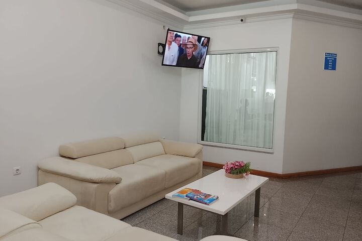 Room 6 of 17