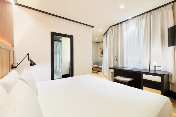 Room 25 of 93