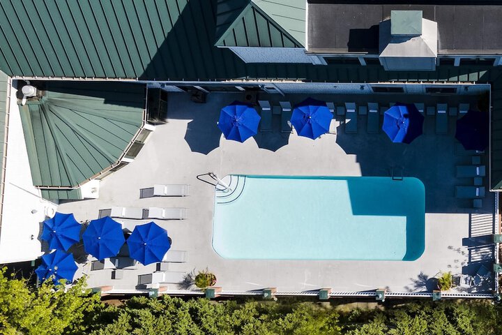 Pool 130 of 194