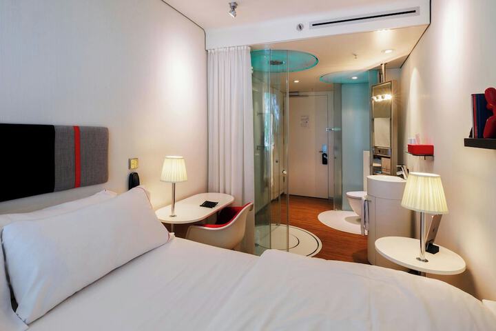 Room 14 of 43