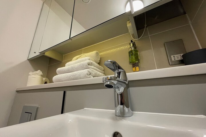 Room 253 of 296