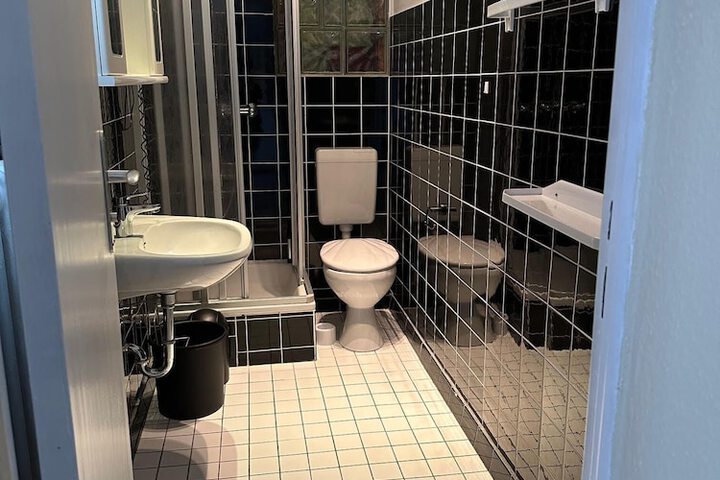 Room 12 of 20