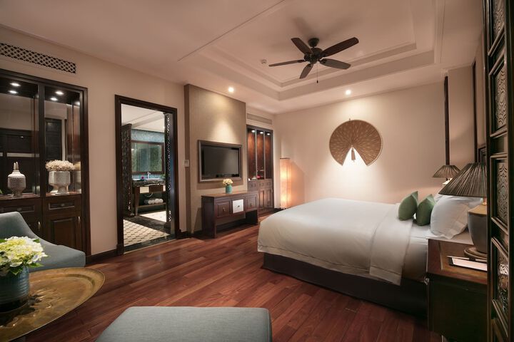 Room 30 of 72