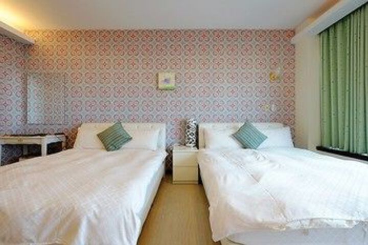 Room 19 of 39