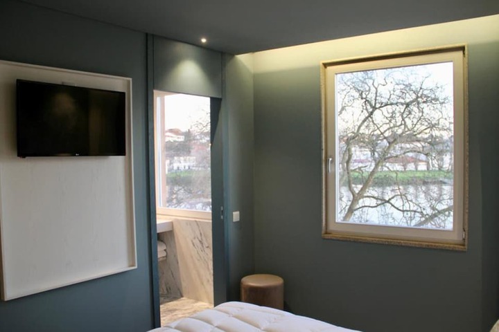 Room 21 of 38