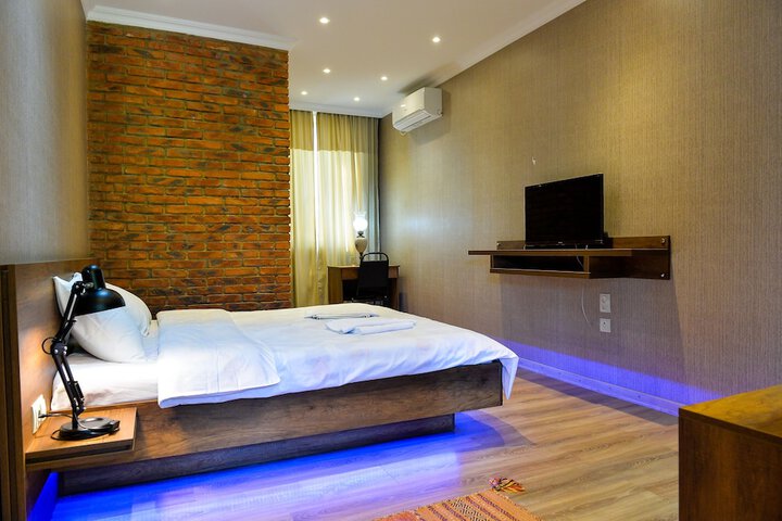 Room 13 of 46