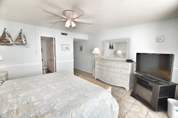 Room 4 of 66