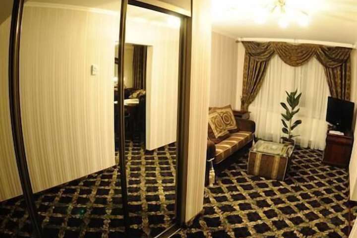 Room 13 of 40