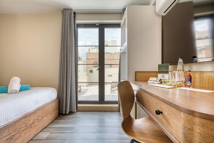 Room 44 of 98