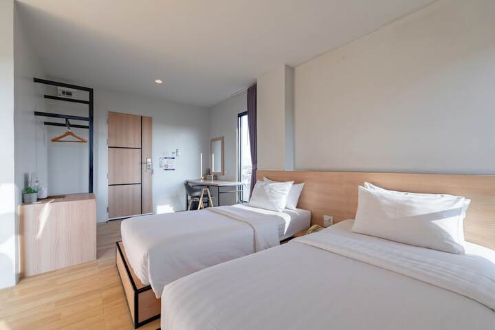 Room 14 of 32