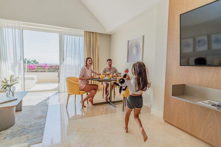 Dining Photos