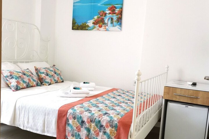 Room 7 of 33
