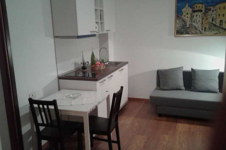 Room 8 of 22