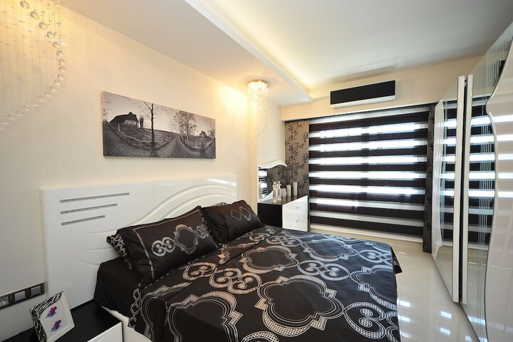 Room 4 of 71