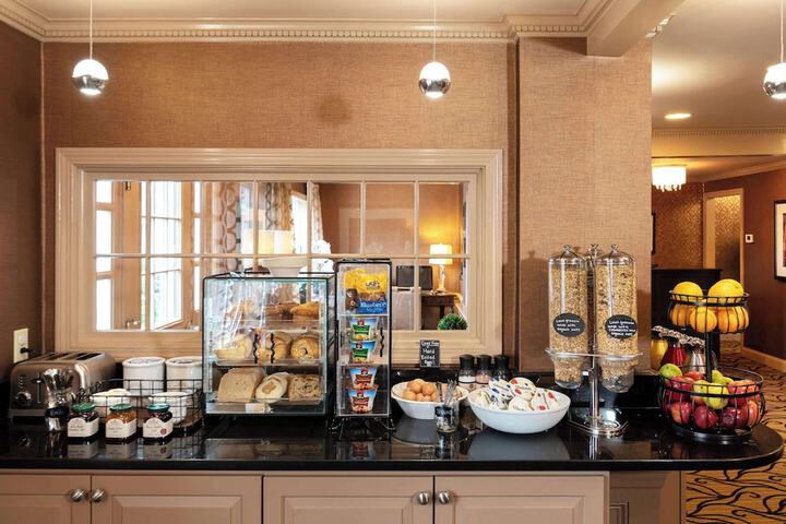 Breakfast area