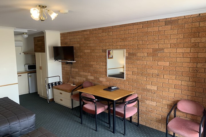Room 6 of 60